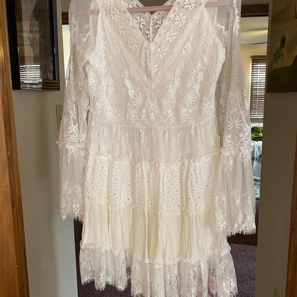 Chicwish white lace dress - Picture 3 of 3